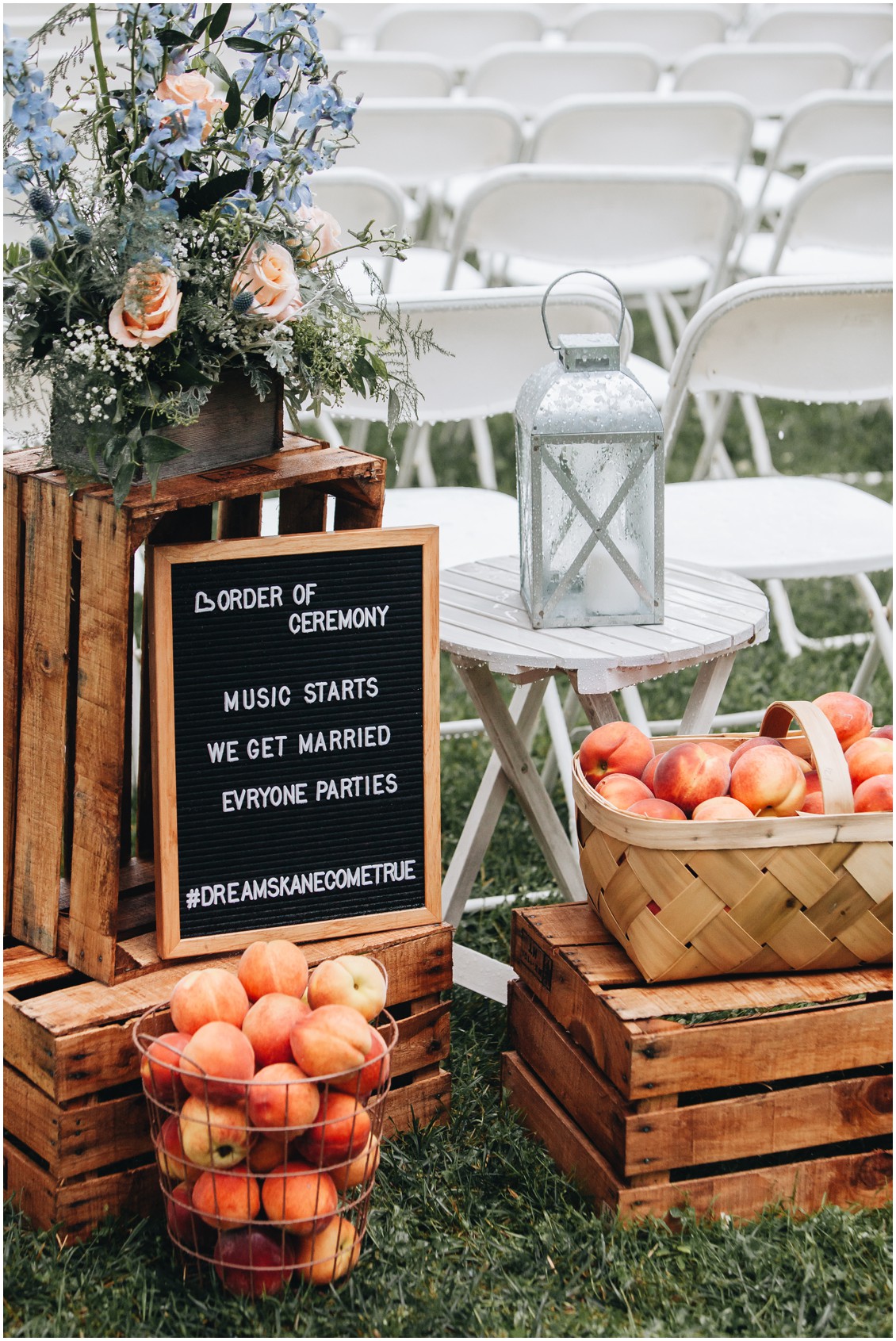 Wedding sign, baskets of peaches, and flowers by Jen-Mor Florist. | My Eastern Shore Wedding | 