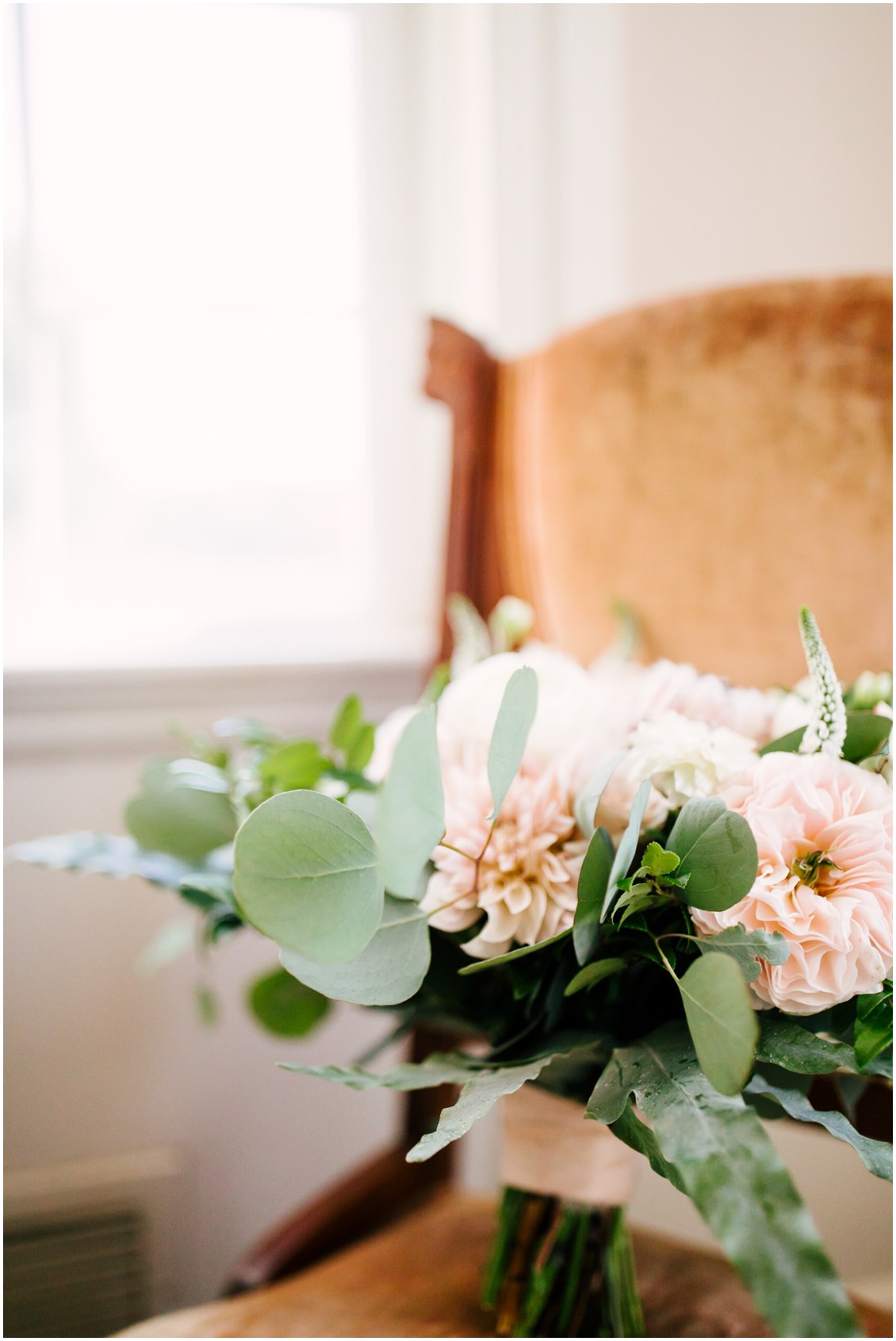 Bridal bouquet, blush dahlia and seeded eucalyptus | Kingsbay Mansion| My Eastern Shore Wedding