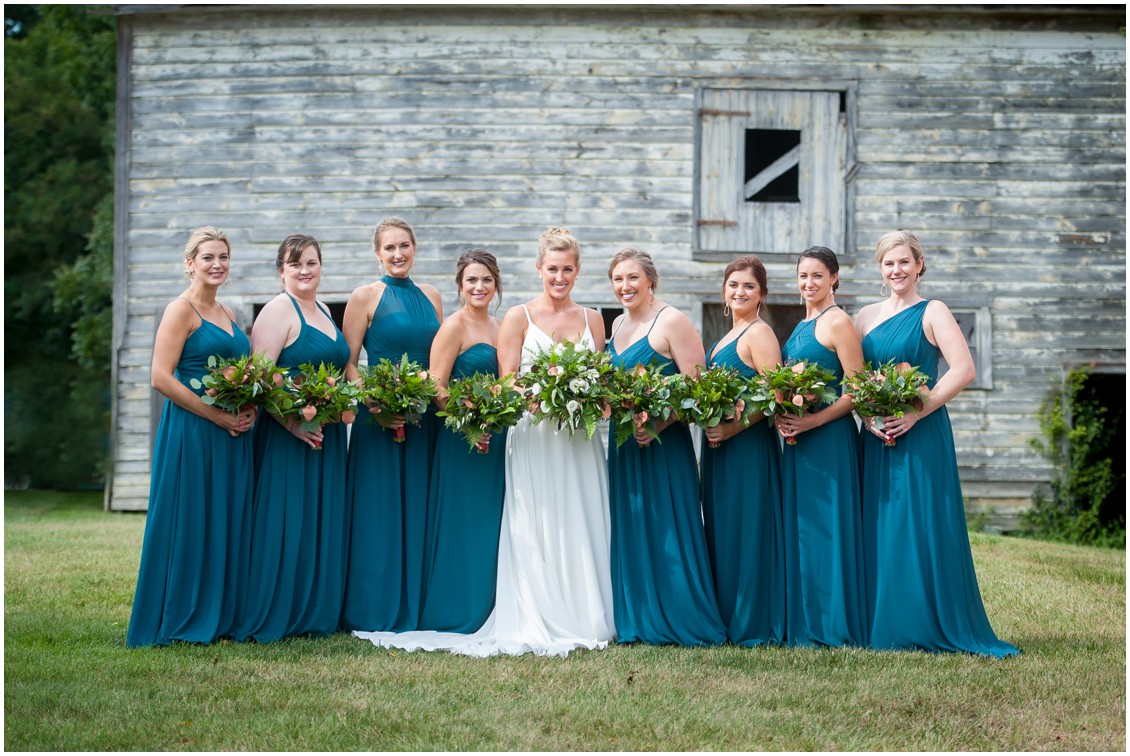 Bride and bridesmaids in teal dresses, pineapple theme wedding | My Eastern Shore Wedding | The Oaks | Monteray Farms