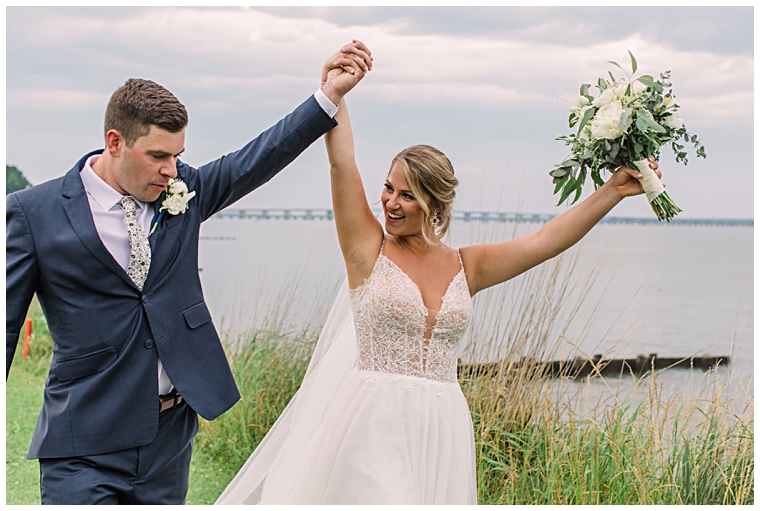 Gorgeous green landscape on the waterfront of the Hyatt Regency Chesapeake Bay | Laura's Focus Photography