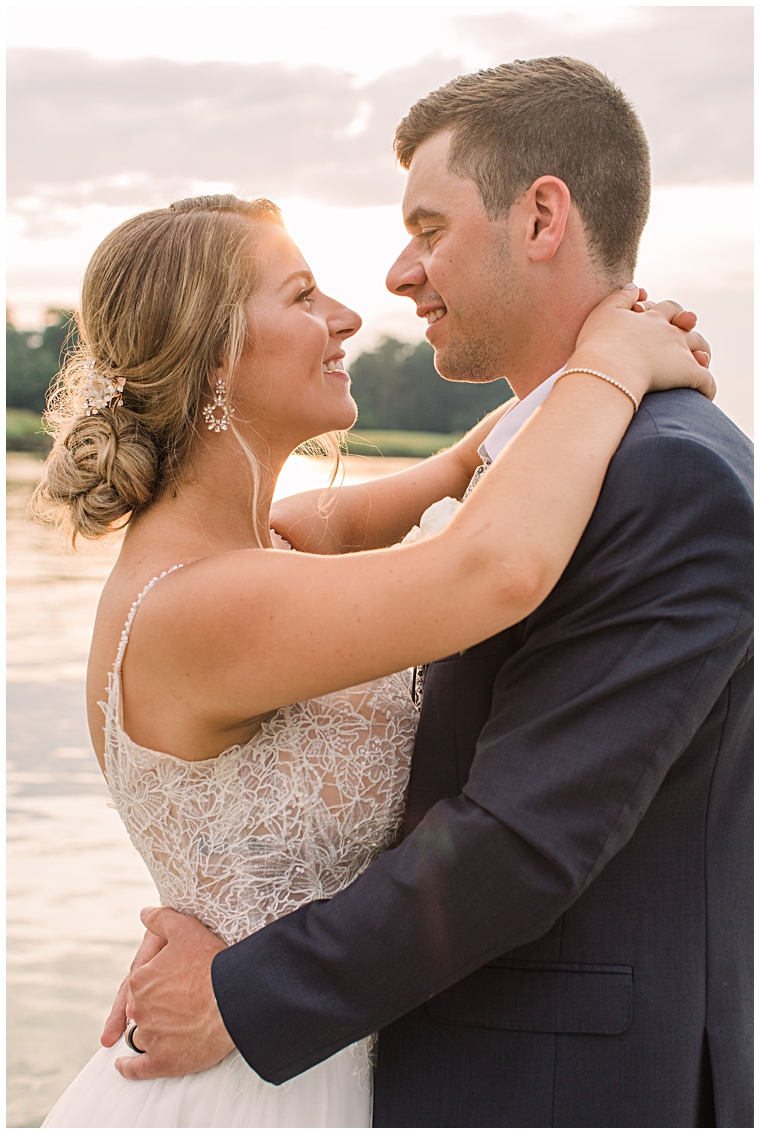 A beautiful portrait of the couple in the sunset at the Hyatt Regency Chesapeake Bay | Laura's Focus Photography