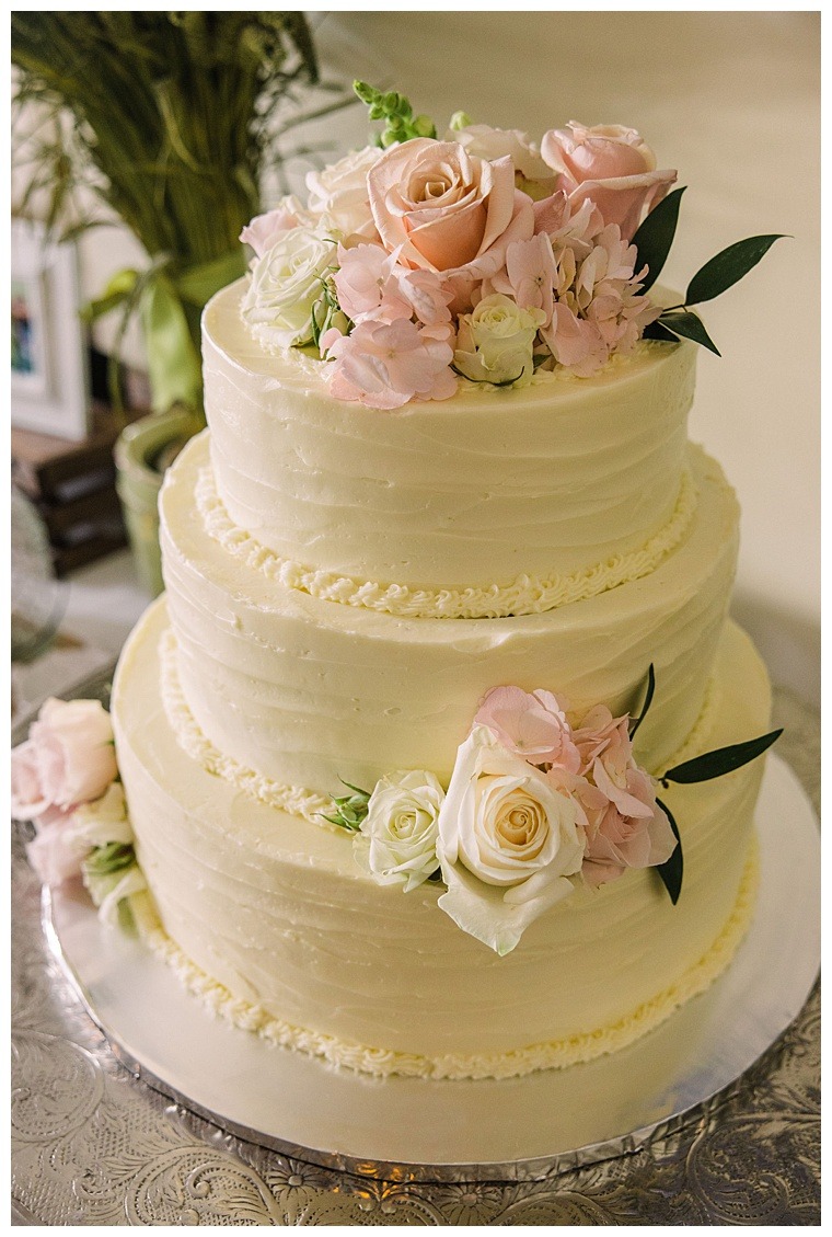 A stunning, 3 tiered wedding cake by Peachblossom events
